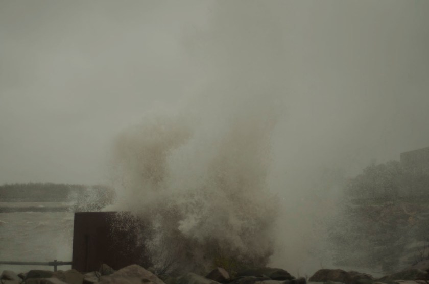 The shores of Lake Erie High Waves on Lake Erie